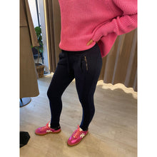 Load image into Gallery viewer, Suzy D Ultimate Joggers