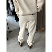 Load image into Gallery viewer, ILUMINADO Joggers