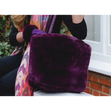 Load image into Gallery viewer, Park Lane Faux Fur Tote Bag 21