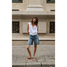 Load image into Gallery viewer, YAYA 01-201225-606 Sleeveless Blouse with Pleat Details and Elastic Hem