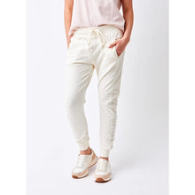 Load image into Gallery viewer, Suzy D 153 Ultimate Joggers