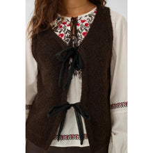 Load image into Gallery viewer, Cream Bulp Knit Slipover