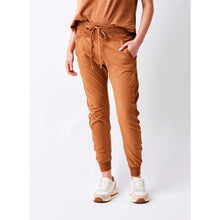 Load image into Gallery viewer, Suzy D 153 Ultimate Joggers