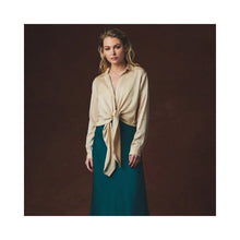 Load image into Gallery viewer, Nouvelle/ Silk95Five Thai Top