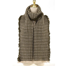 Load image into Gallery viewer, Park Lane Check Scarf 2089