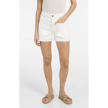 Load image into Gallery viewer, YAYA 01-321030-604 Shorts With Frayed Hem and Pocket Details