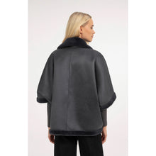 Load image into Gallery viewer, YAYA 02-009089-610 Oversized Reversible Faux Fur Jacket
