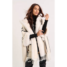 Load image into Gallery viewer, Wild Montblanc Poncho
