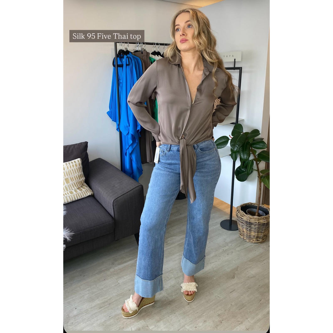 On Trend Kate Straight Leg Jeans