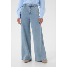 Load image into Gallery viewer, Cream Visti Jeans
