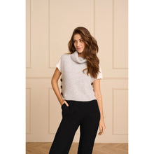Load image into Gallery viewer, Cream Starfi Short knit Slipover
