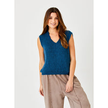 Load image into Gallery viewer, Suzy D Fedora Soft Knit V Neck Tank
