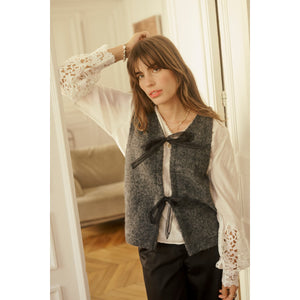 Cream Bulp Knit Vest