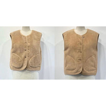 Load image into Gallery viewer, ON TREND Reversible Lammy Gilet
