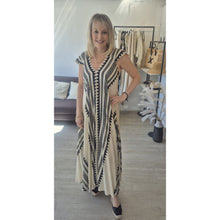Load image into Gallery viewer, Ble Short Sleeve Maxi Dress
