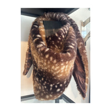 Load image into Gallery viewer, Park Lane Deer Print Faux Fur Scarf 2113
