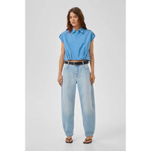 Load image into Gallery viewer, My Essential Wardrobe Sunna Sleeveless Shirt
