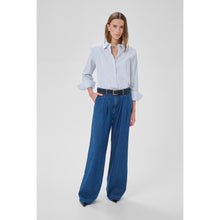 Load image into Gallery viewer, My Essential Wardrobe Feline Shaped Shirt
