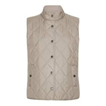 Load image into Gallery viewer, Ilse Jacobsen Beat01 Quilted Gilet
