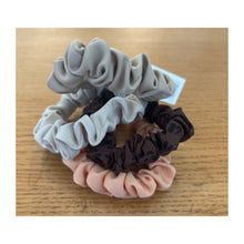 Load image into Gallery viewer, Park Lane Pack Of 4 Scrunchies
