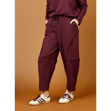 Load image into Gallery viewer, Suzy D Bria Oversized Oversized Joggers

