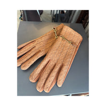 Load image into Gallery viewer, Park Lane Gloves With Detail
