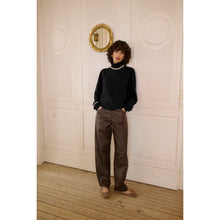 Load image into Gallery viewer, Cream Maelis Bahren Balloon Jeans
