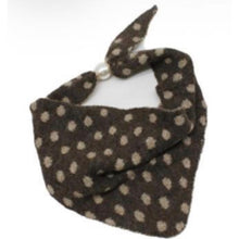 Load image into Gallery viewer, ON TREND Pearl Magnet Scarf
