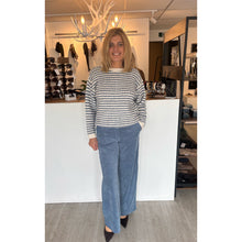 Load image into Gallery viewer, Paz Torras Sweater
