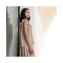 Load image into Gallery viewer, Aggel Sleeveless Printed Satin Top

