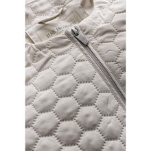 Load image into Gallery viewer, Ilse Jacobsen Honeycomb Short Quilted Jacket
