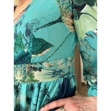 Load image into Gallery viewer, INOA Saigon Dress Rapa flora -Green
