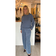 Load image into Gallery viewer, Paz Torras Corduroy Trousers

