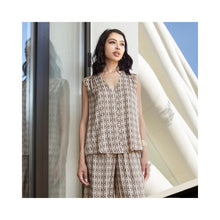 Load image into Gallery viewer, Aggel Sleeveless Printed Satin Top
