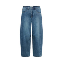 Load image into Gallery viewer, Cream Bahren Ankl Balloon Jeans - Relaxed Fit
