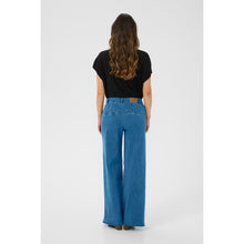 Load image into Gallery viewer, Cream Visti Jeans
