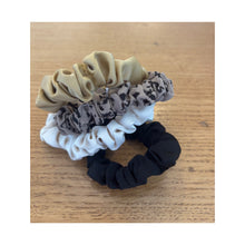 Load image into Gallery viewer, Park Lane Pack Of 4 Scrunchies
